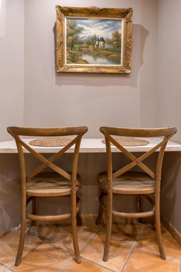 Appartamento The Heart Of Plaka Atene Esterno foto